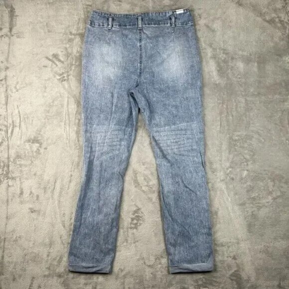 Almost Famous Jeans Womens 11 Juniors Light Wash Tapered Distressed Denim Cuffed - Picture 2 of 2